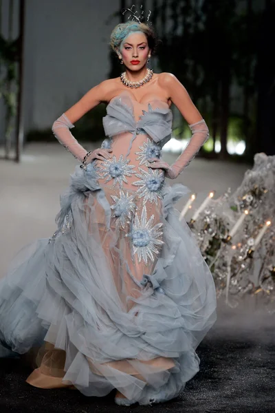 Look 28